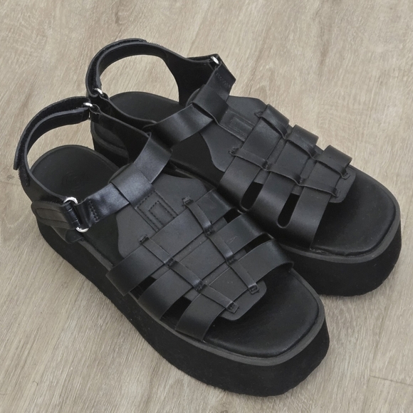 New Urban Outfitters Shaina Huarache Flatform Chunky Black Platform Sandals - Picture 2 of 12